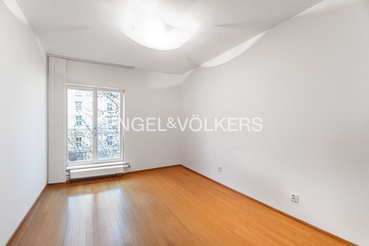 Pronájem bytu 4+kk 130 m² — photo 4