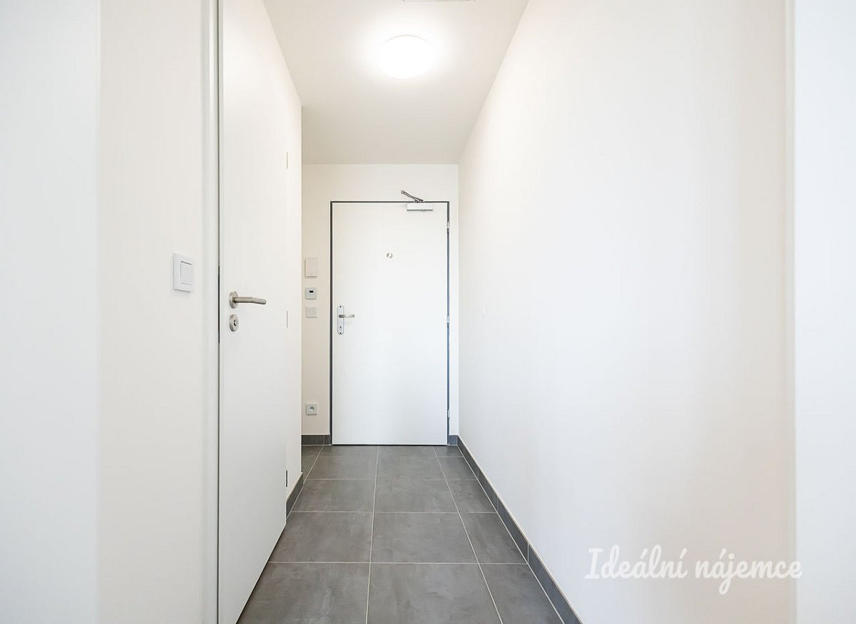 Pronájem bytu 2+kk 42 m² – pohled 6