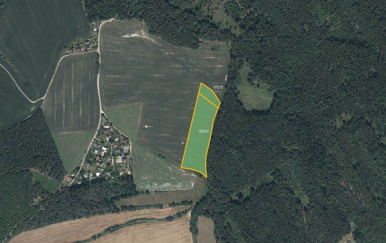 Prodej pole 13 976 m²