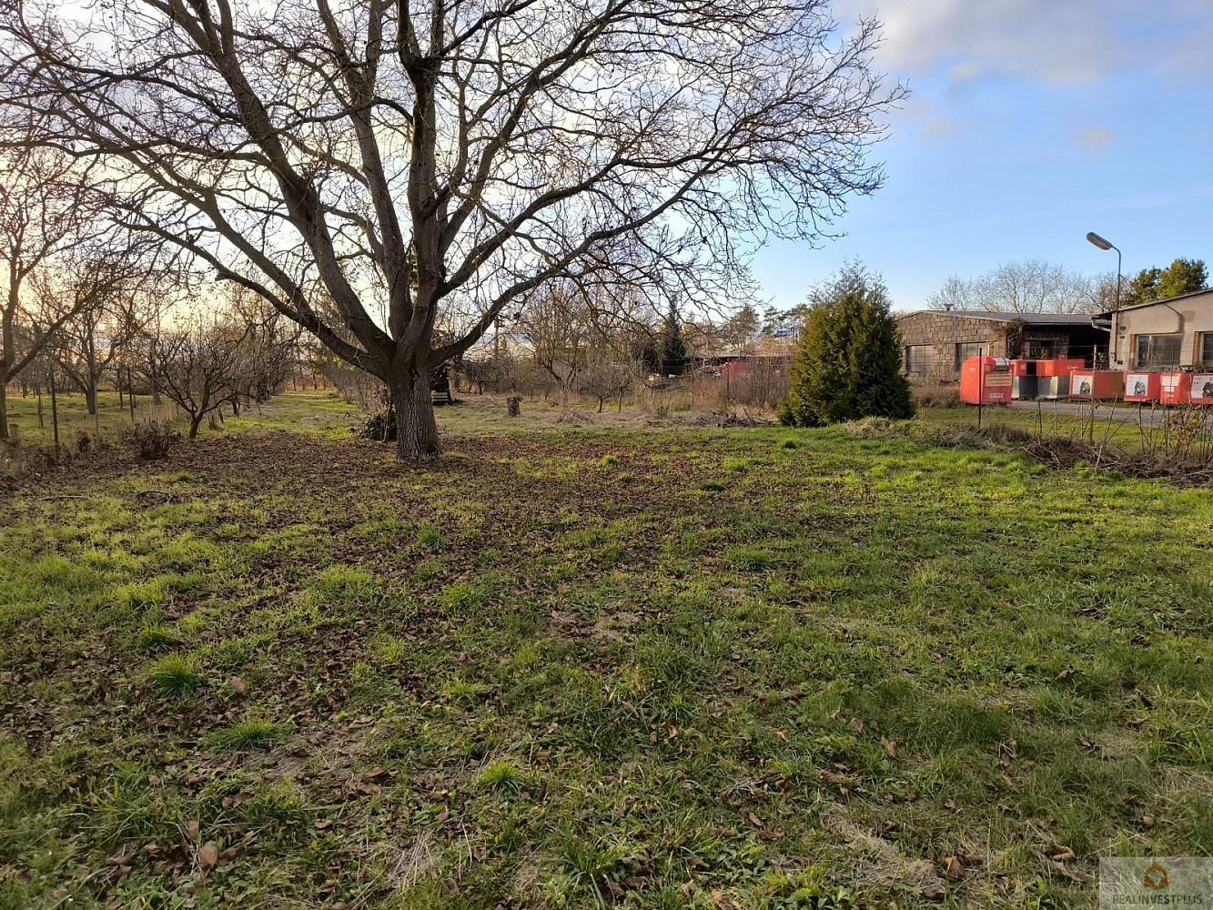 Prodej stavebního pozemku 875 m² – fotografie 3