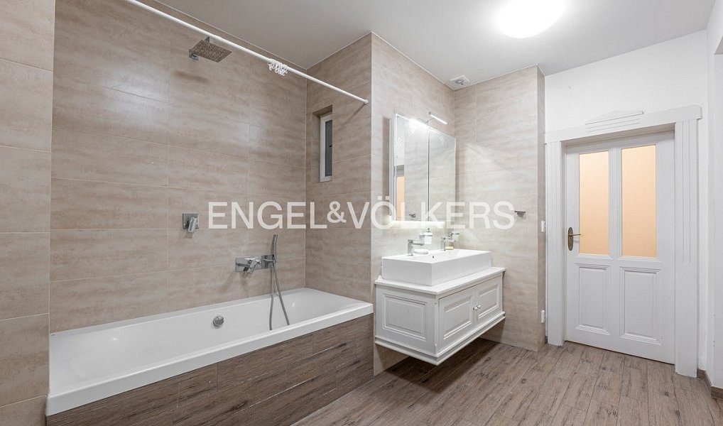 Pronájem bytu 4+kk 115 m², Praha – náhled fotky 9