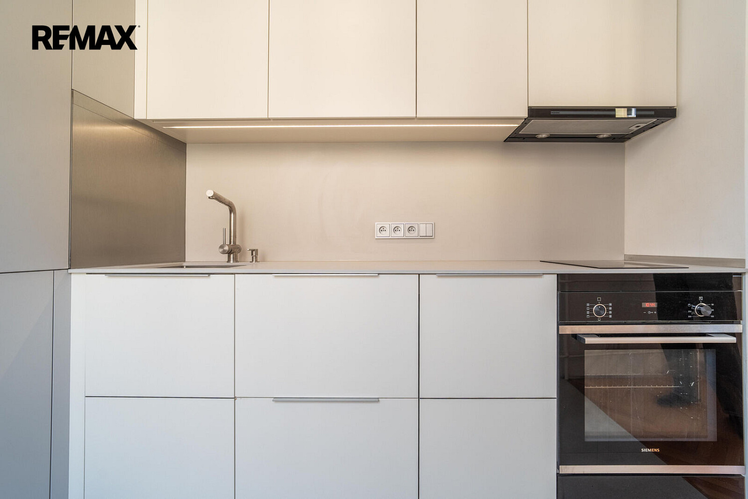 Pronájem bytu 2+kk 48 m² – fotografie 2