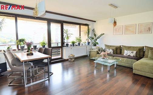 Prodej domu 395 m² s pozemkem 158 m², Hamsíkova, Praha 5 - Motol