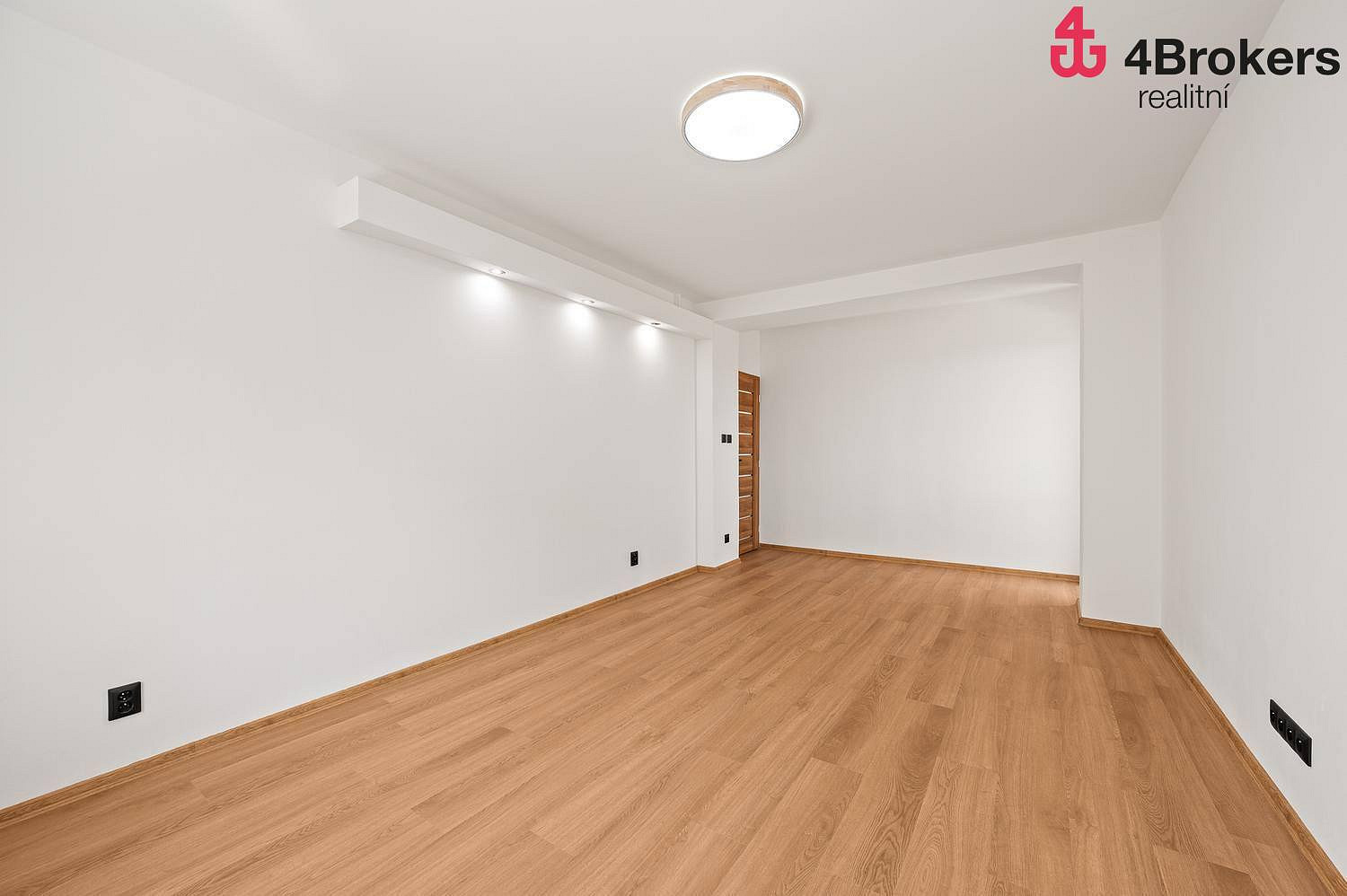Prodej bytu 2+1 58 m² — photo 2