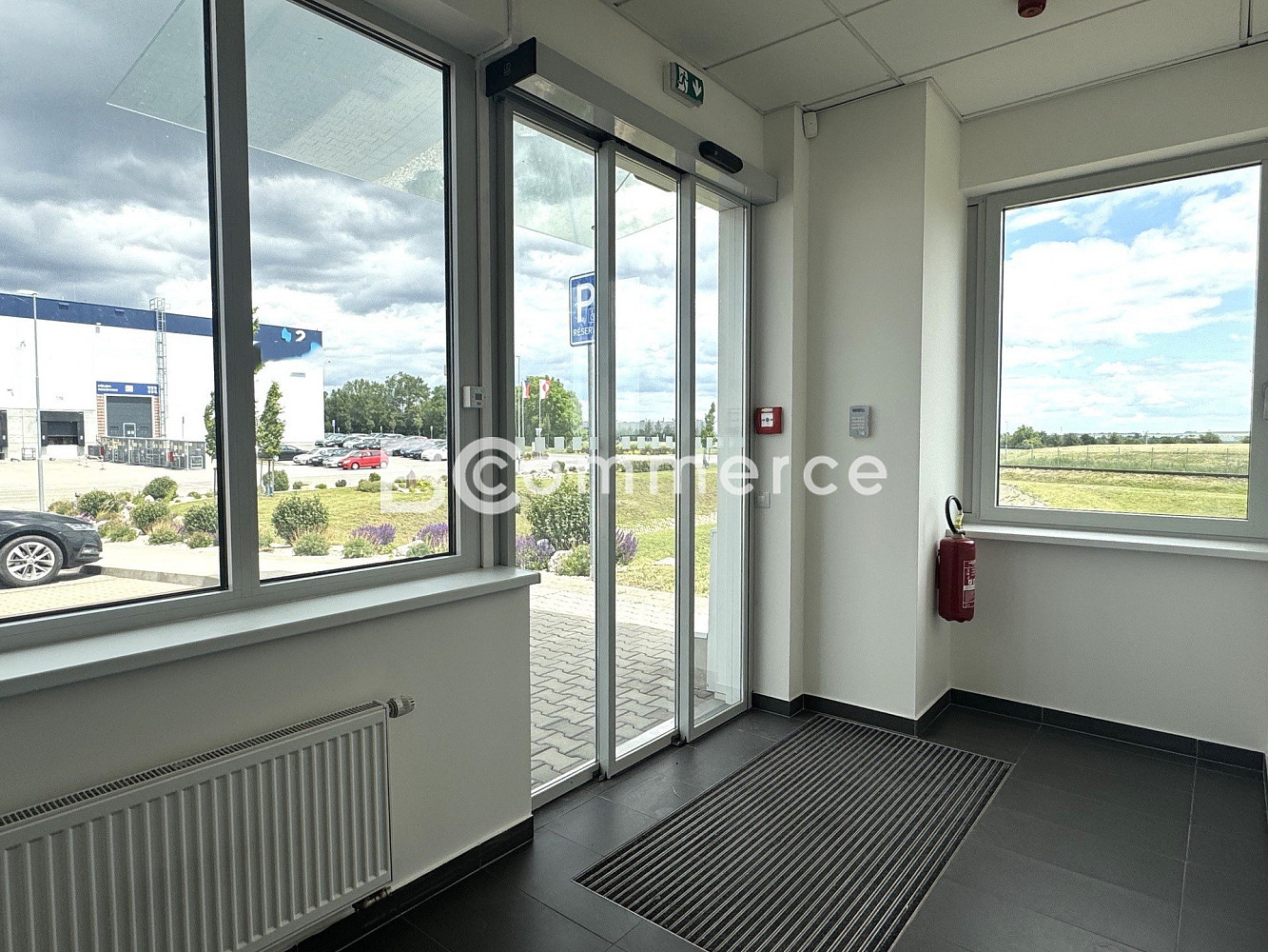 Pronájem přízemního podlaží v rámci kancelářského objektu s parkováním 300 m², Brno - Tuřany