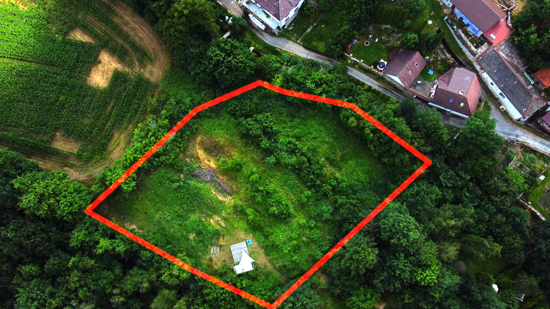 Prodej stavebního pozemku 3 226 m²