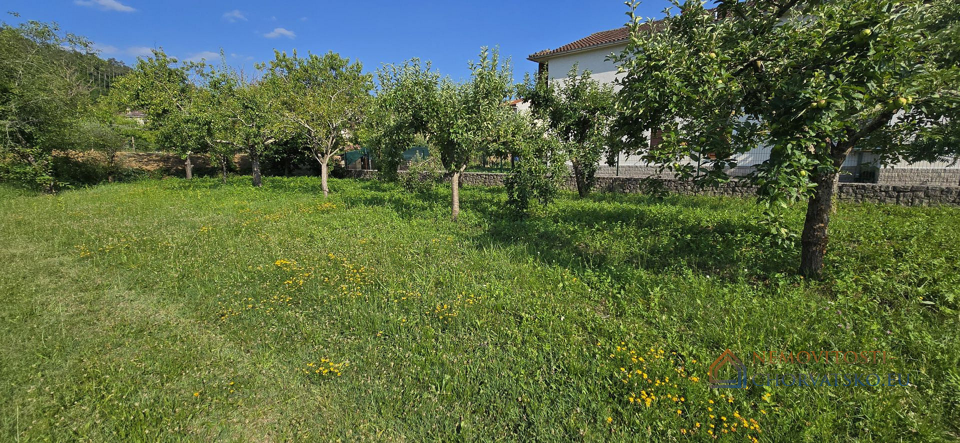 Prodej stavebního pozemku 1 410 m², Oprtalj
