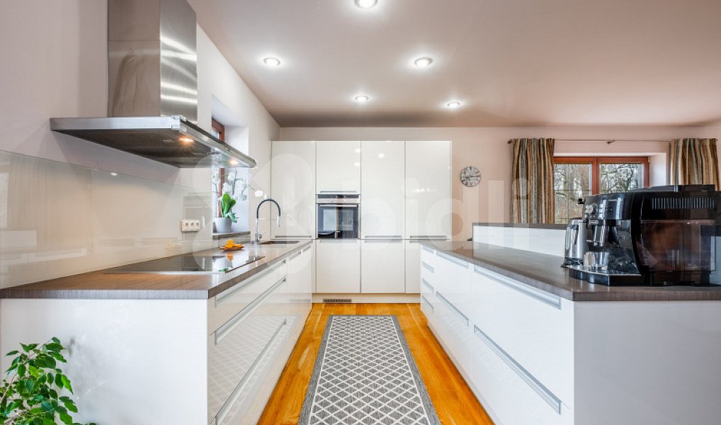 Prodej domu 220 m² s pozemkem 1 824 m², Roudnice nad Labem – náhled fotky 2