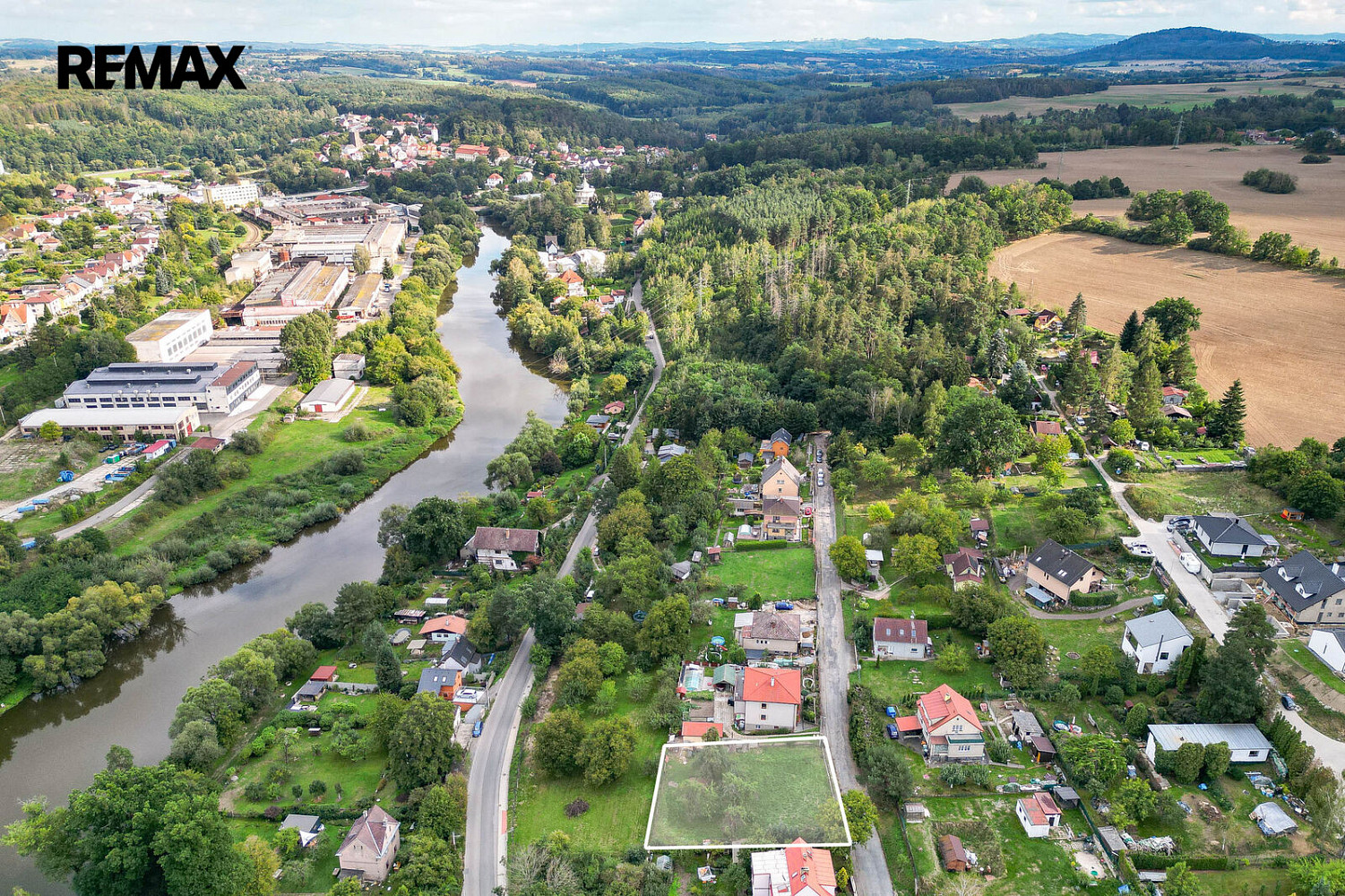 Prodej stavebního pozemku 813 m² – fotografie 4
