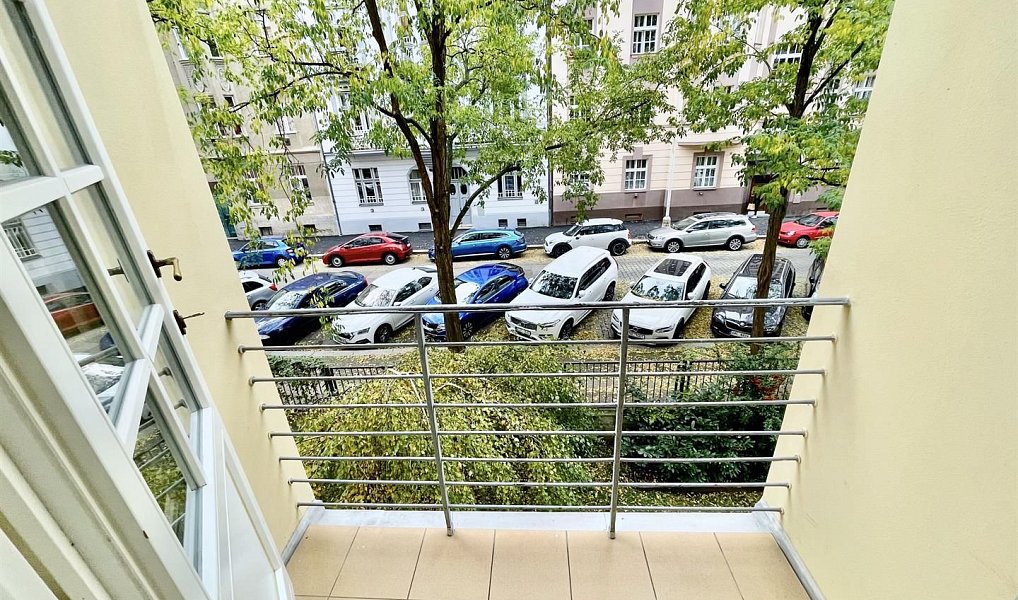 Pronájem bytu 2+kk 52 m², Praha – náhled fotky 3