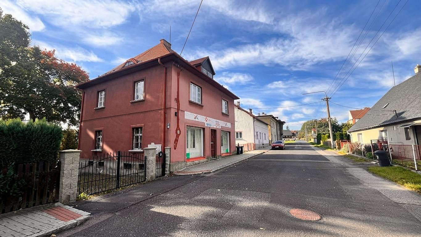 Prodej domu 250 m² s pozemkem 1 454 m²