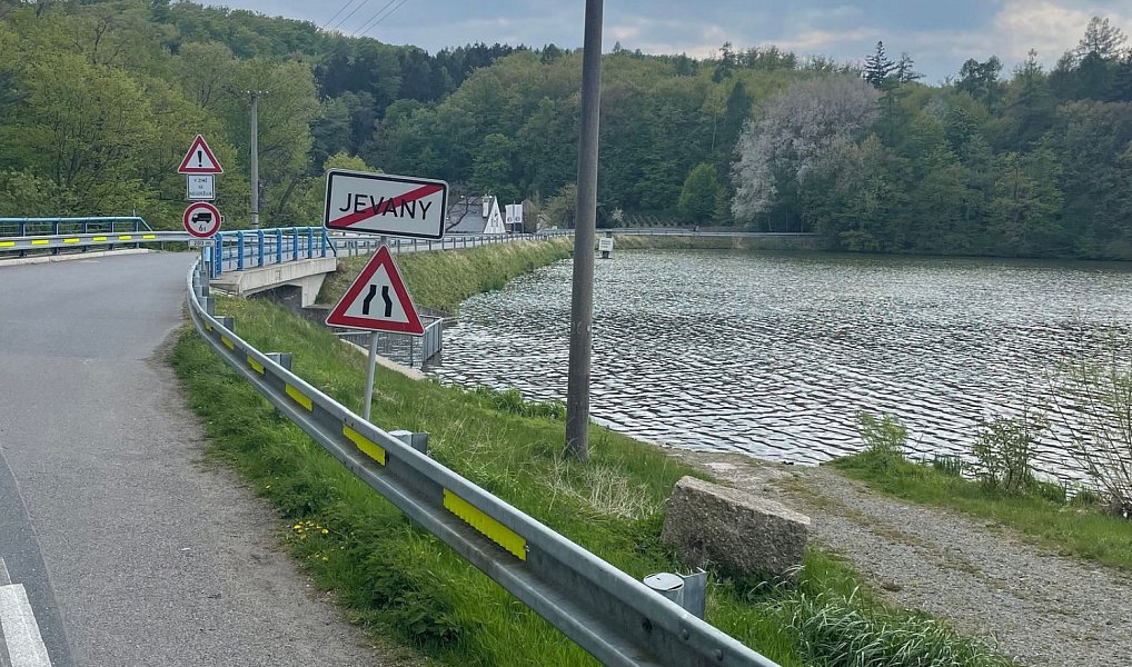 Prodej lesa 7 759 m², Jevany – náhled fotky 4