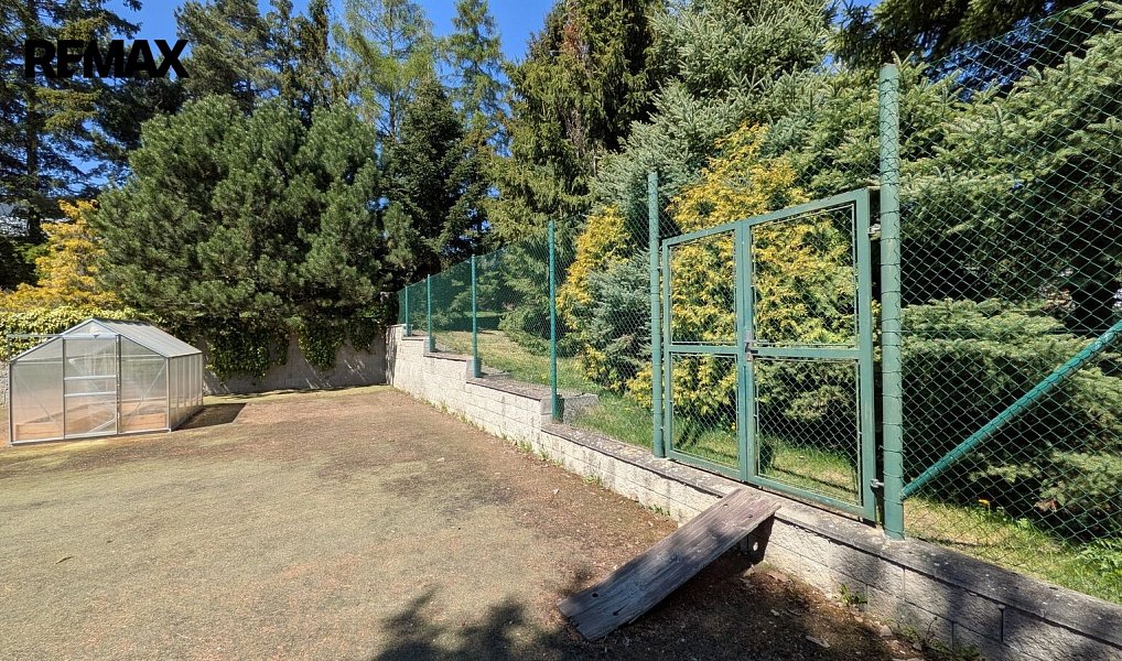 Prodej stavebního pozemku 1 615 m², Buřenice – náhled fotky 9