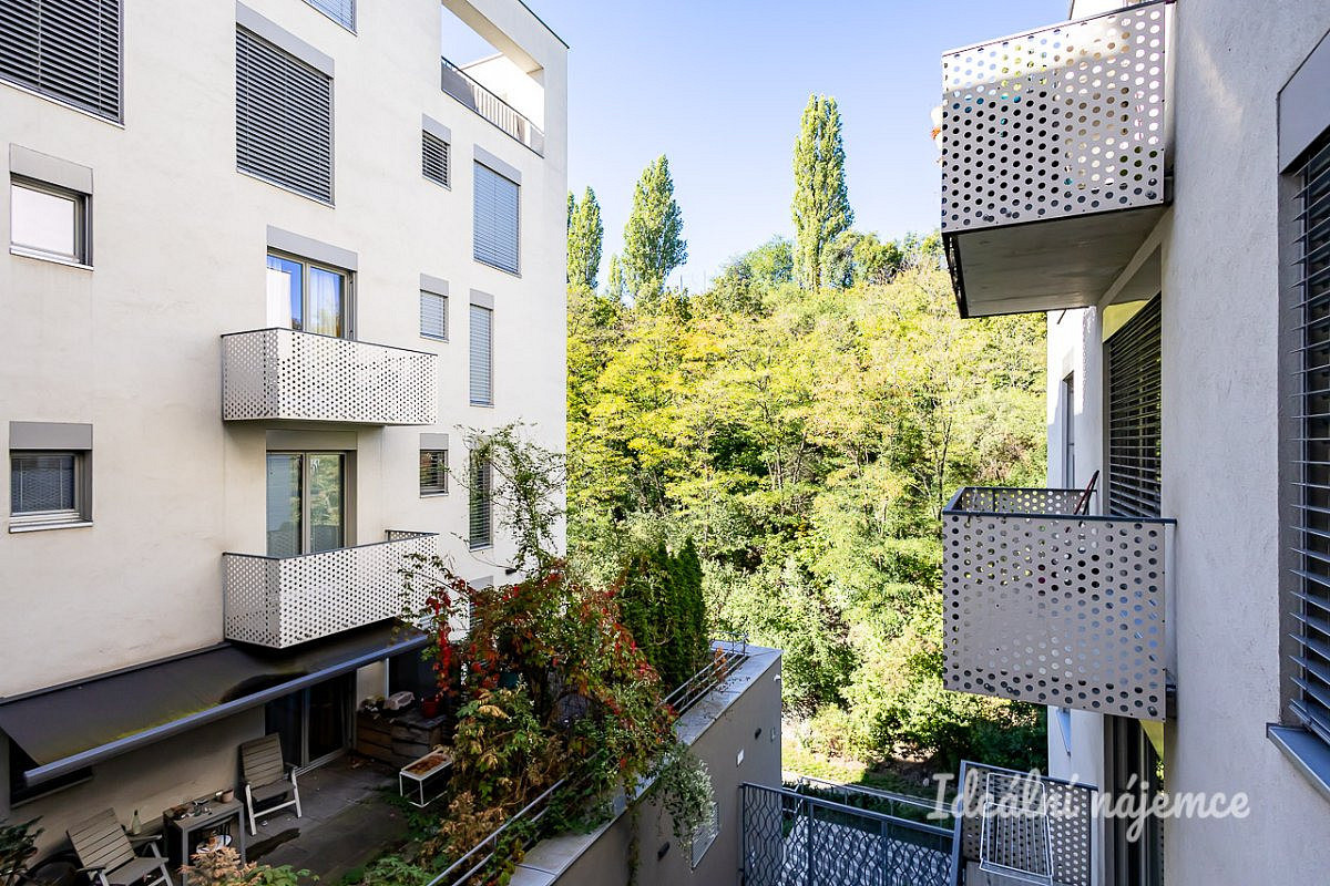 Pronájem bytu 2+kk 44 m² – fotografie 4