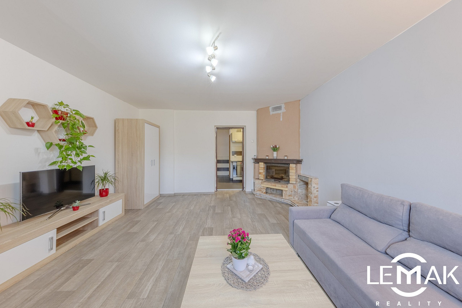 Prodej bytu 2+1 43 m² – pohled 3