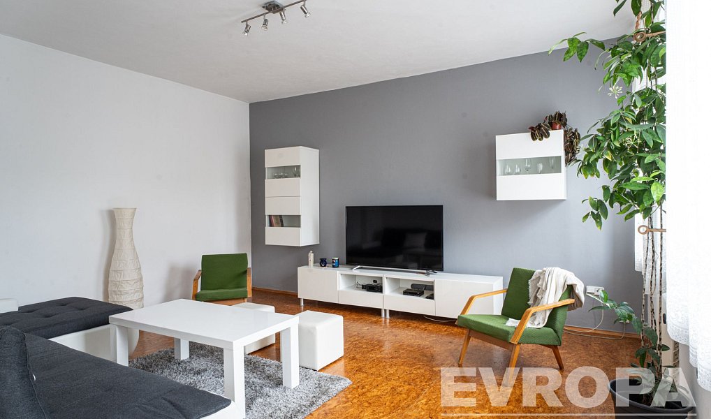Prodej domu 270 m² s pozemkem 555 m², Trutnov – náhled fotky 2
