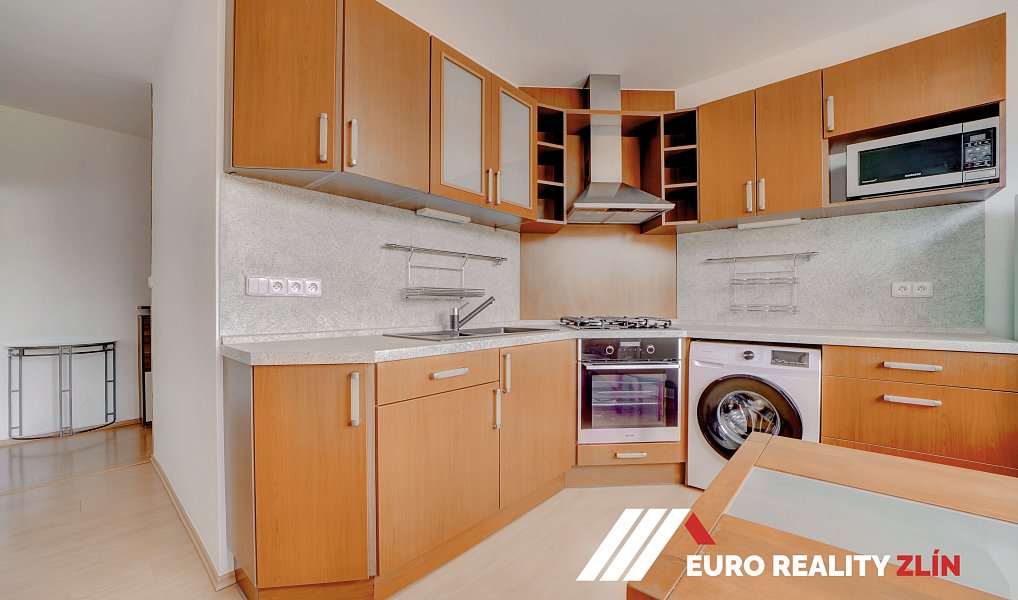 Pronájem bytu 2+1 66 m², Zlín – náhled fotky 3