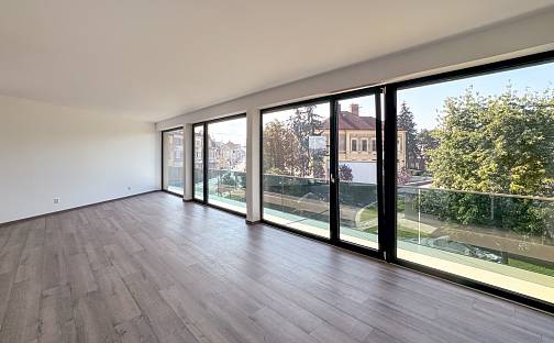 Prodej bytu 2+kk 83 m², Pražská třída, Hradec Králové - Kukleny