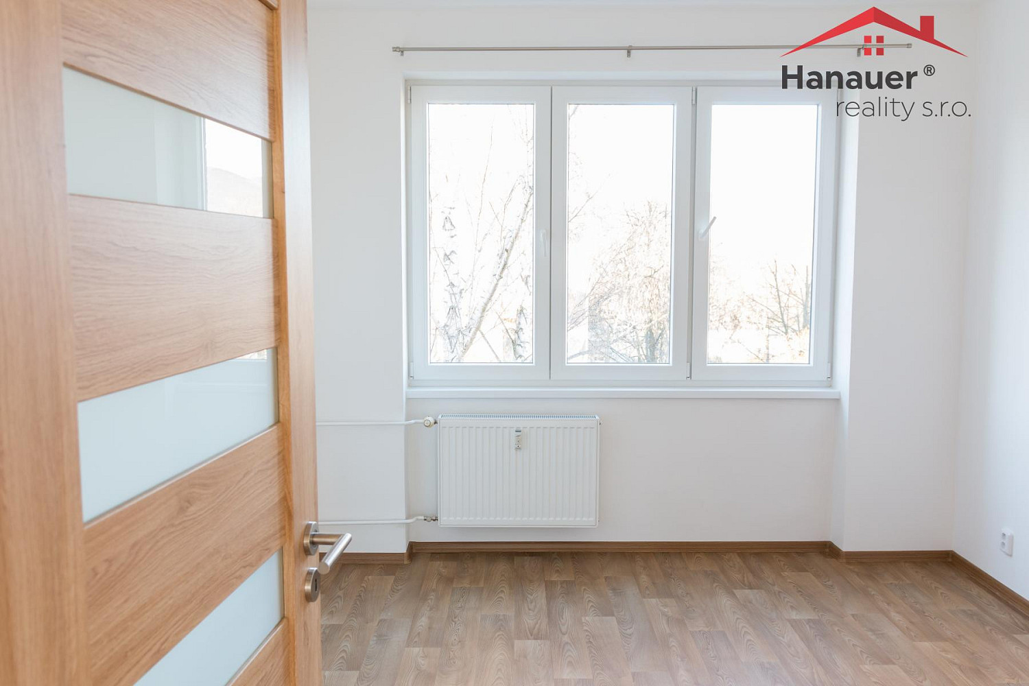 Pronájem bytu 2+1 53 m² – pohled 3