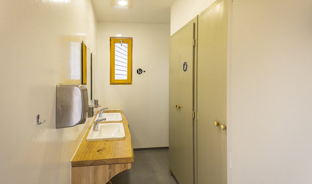 Prodej komerčního objektu (jiného typu) 818 m², Štoky – náhled fotky 17