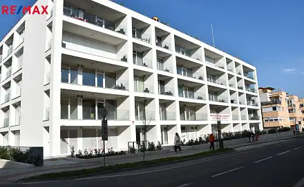 Pronájem bytu 1+kk 33 m², Jarošova, Znojmo