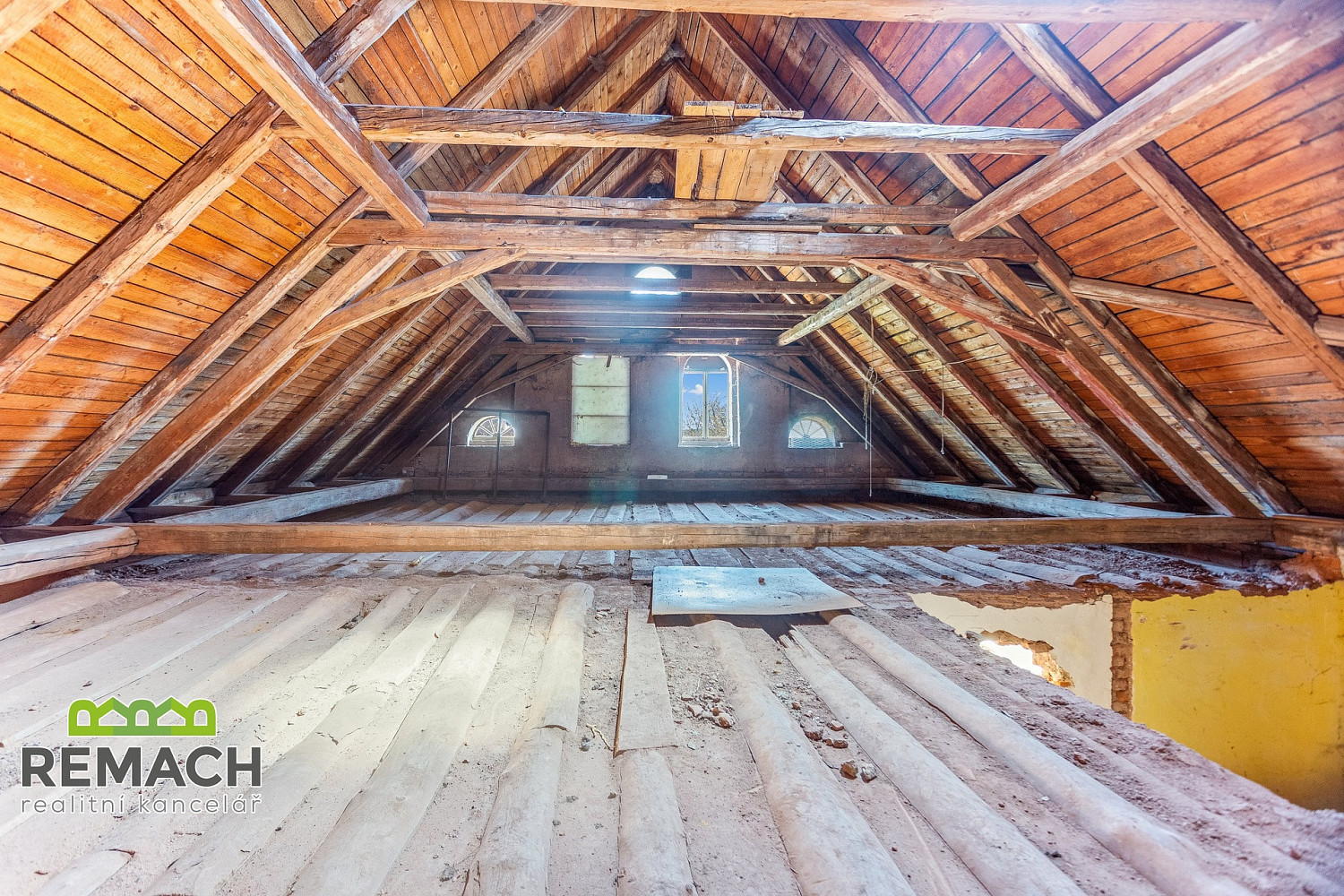 Prodej ubytovacího objektu 650 m² – fotografie 5