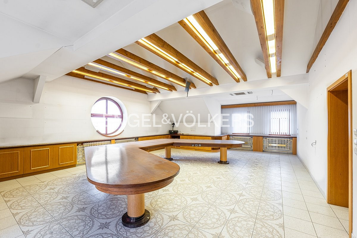 Pronájem kanceláře 1 430 m² – fotografie 4