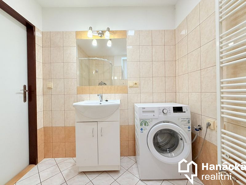 Pronájem bytu 1+kk 34 m² – fotografie 5