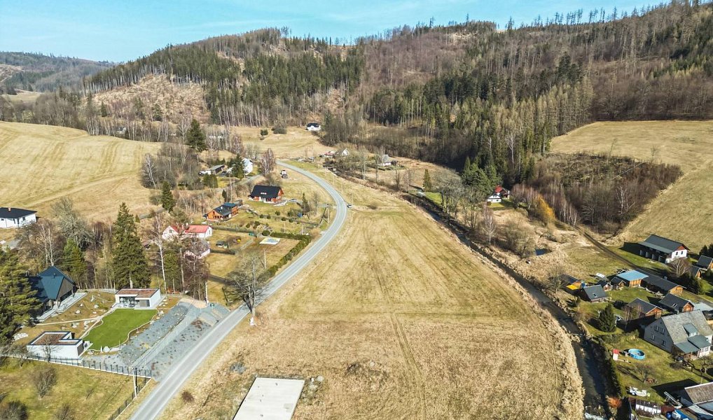 Prodej stavebního pozemku 1 752 m², Karlovice – náhled fotky 4