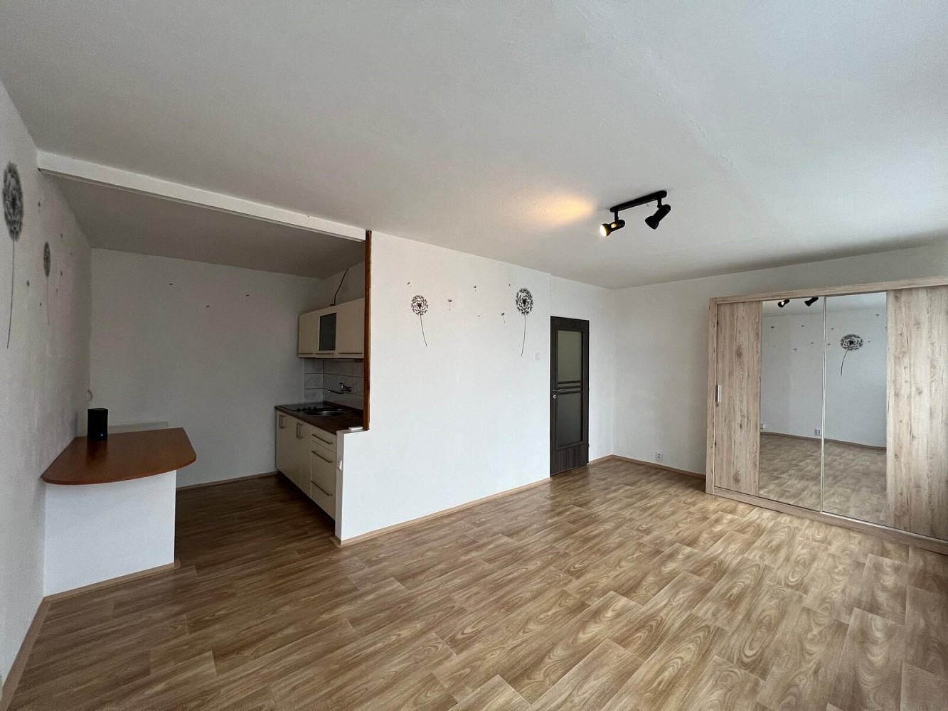 Pronájem bytu 1+kk 33 m²