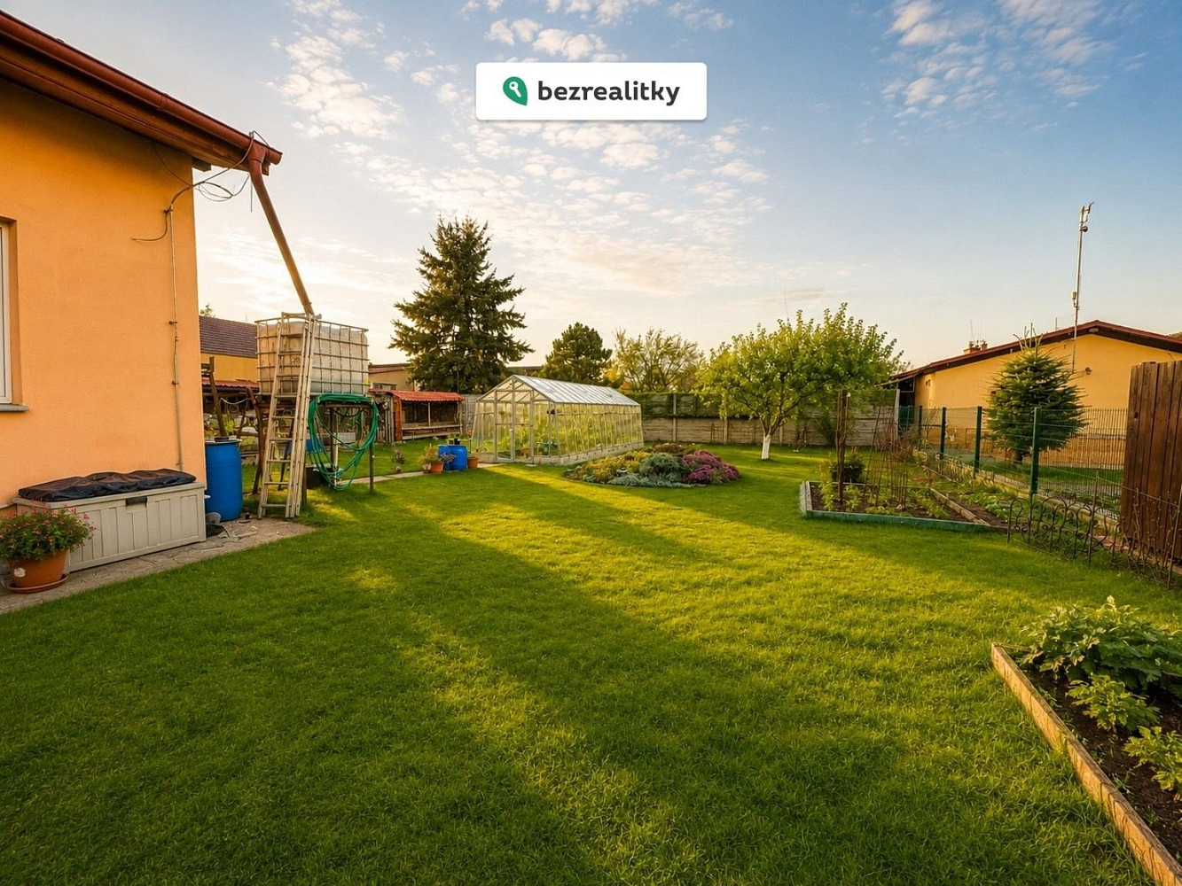 Prodej domu 254 m² s pozemkem 1 030 m² – fotografie 2