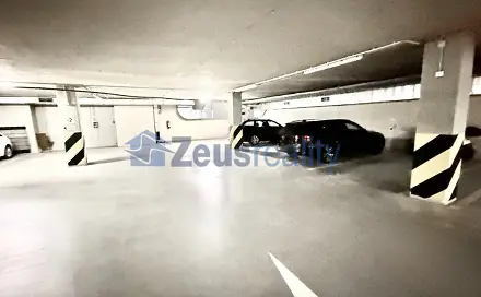 Garážové stání/13m2/Korunní/Vinohrady/Praha 10/, Korunní, Praha 10 - Vinohrady