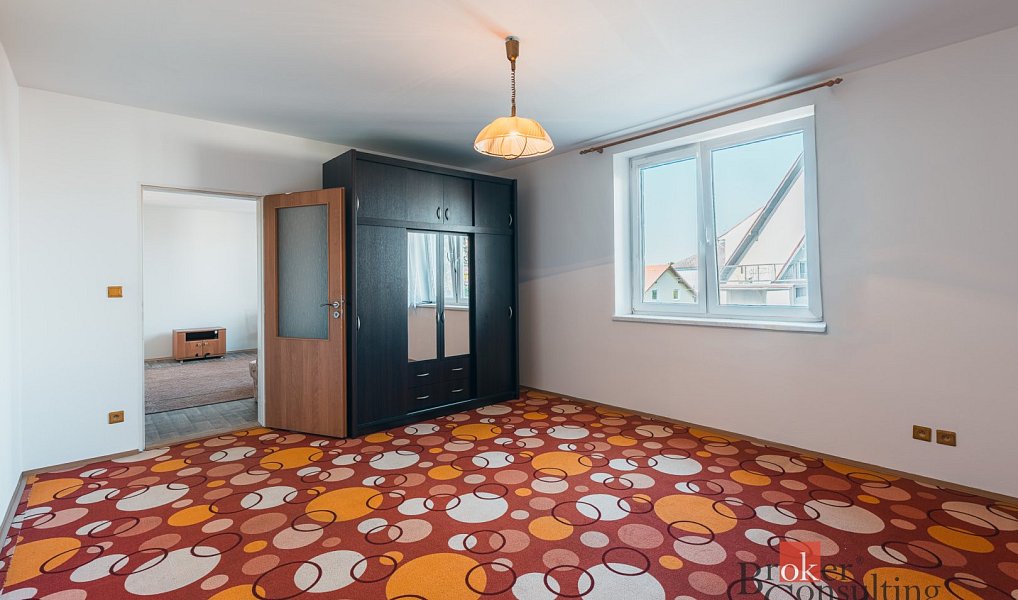 Prodej bytu 3+1 75 m², Město Touškov – náhled fotky 2