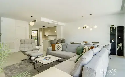 Prodej domu 118 m² s pozemkem 47 m², Estepona, Španělsko