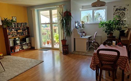 Pronájem bytu 3+1 75 m², Komenského, Horoměřice, okres Praha-západ