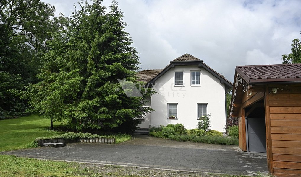 Prodej domu 183 m² s pozemkem 2 301 m², Komorní Lhotka – náhled fotky 4