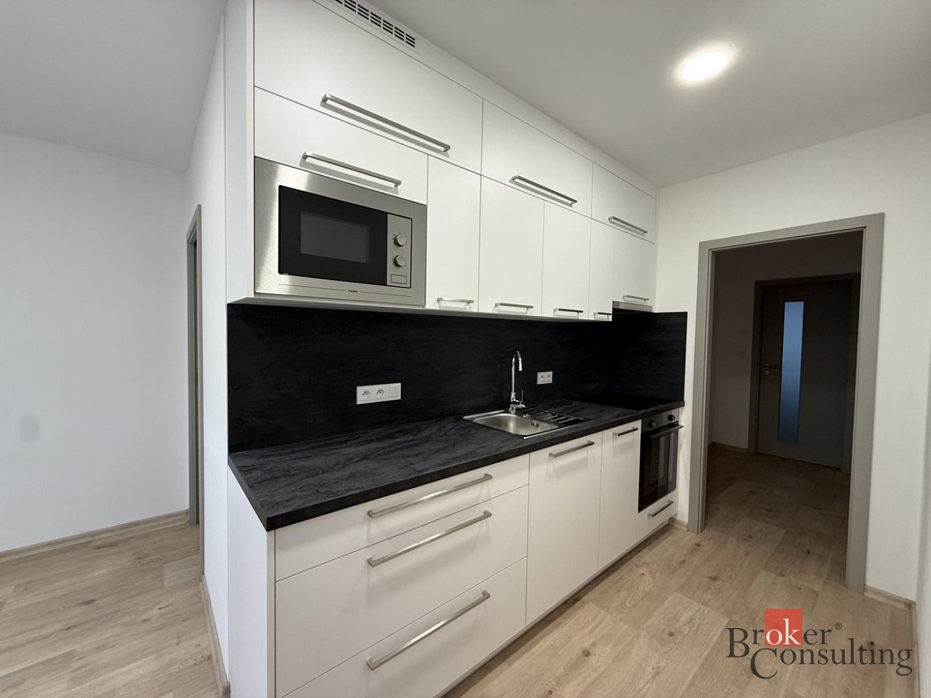 Pronájem bytu 2+1 66 m² – fotografie 2