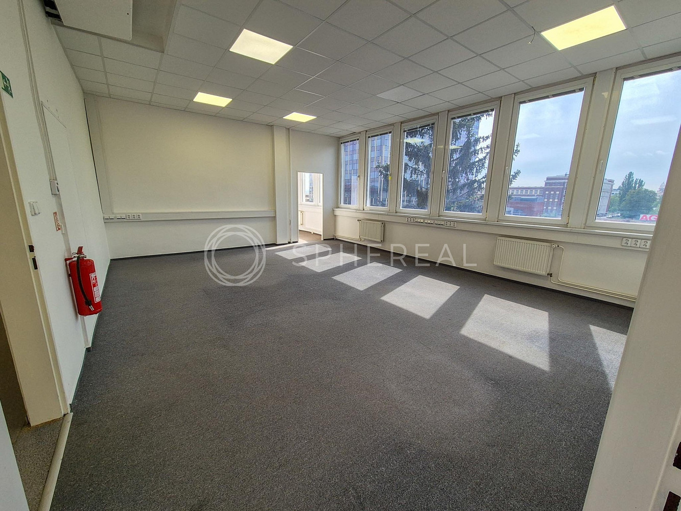 Pronájem kanceláře 91 m² — photo 3