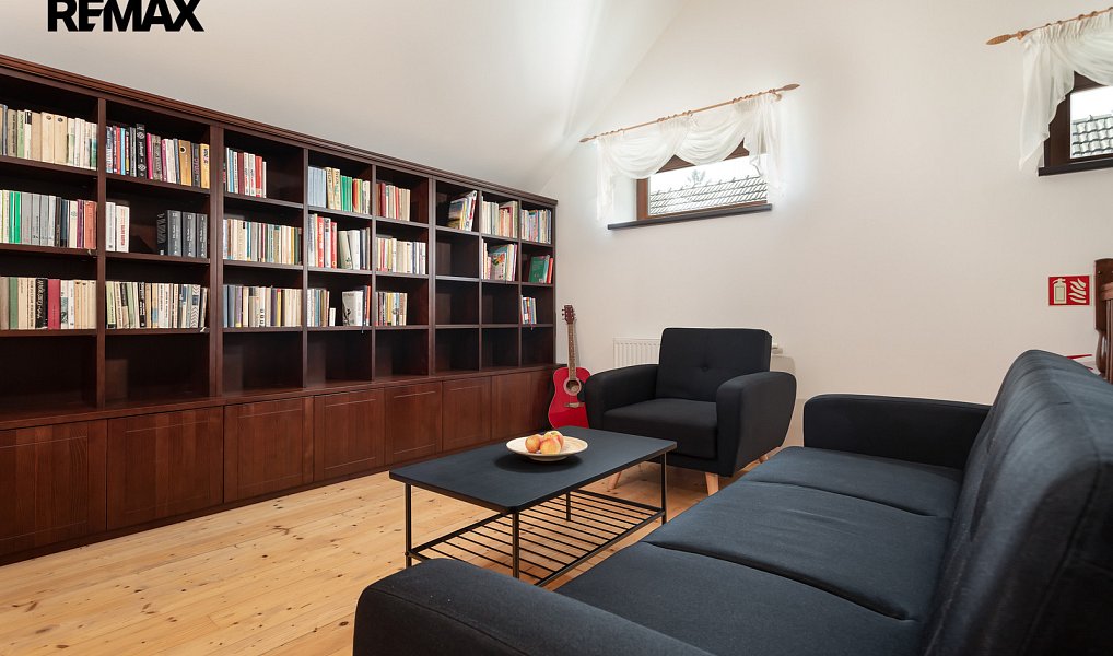 Prodej domu 470 m² s pozemkem 3 949 m², Závada – náhled fotky 13