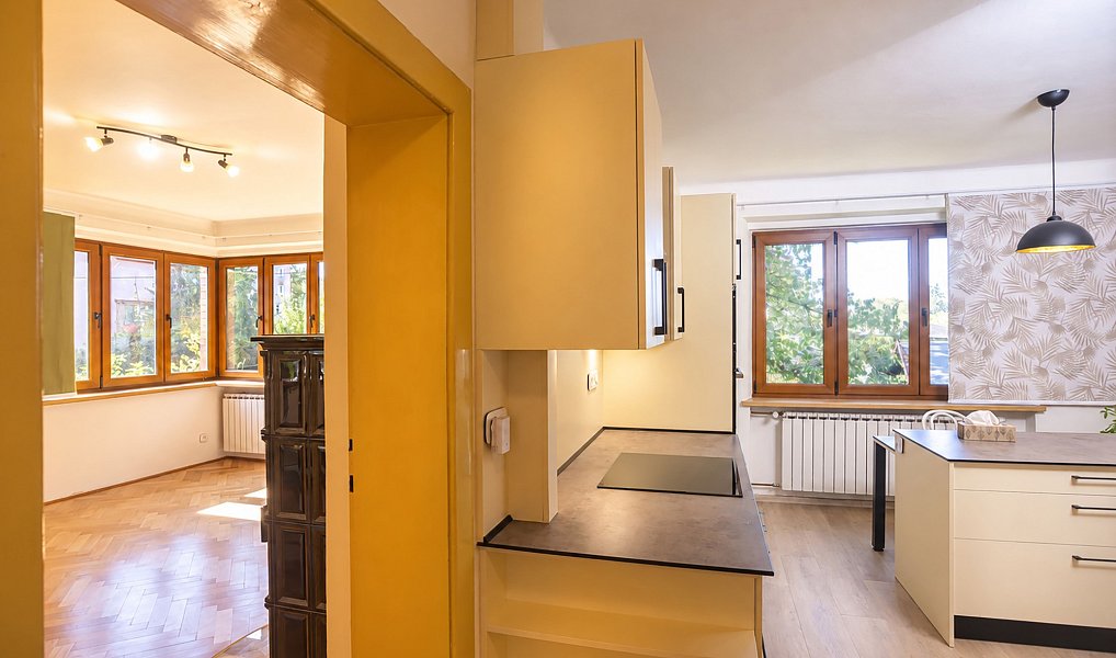 Prodej domu 254 m² s pozemkem 1 048 m², Cheb – náhled fotky 5