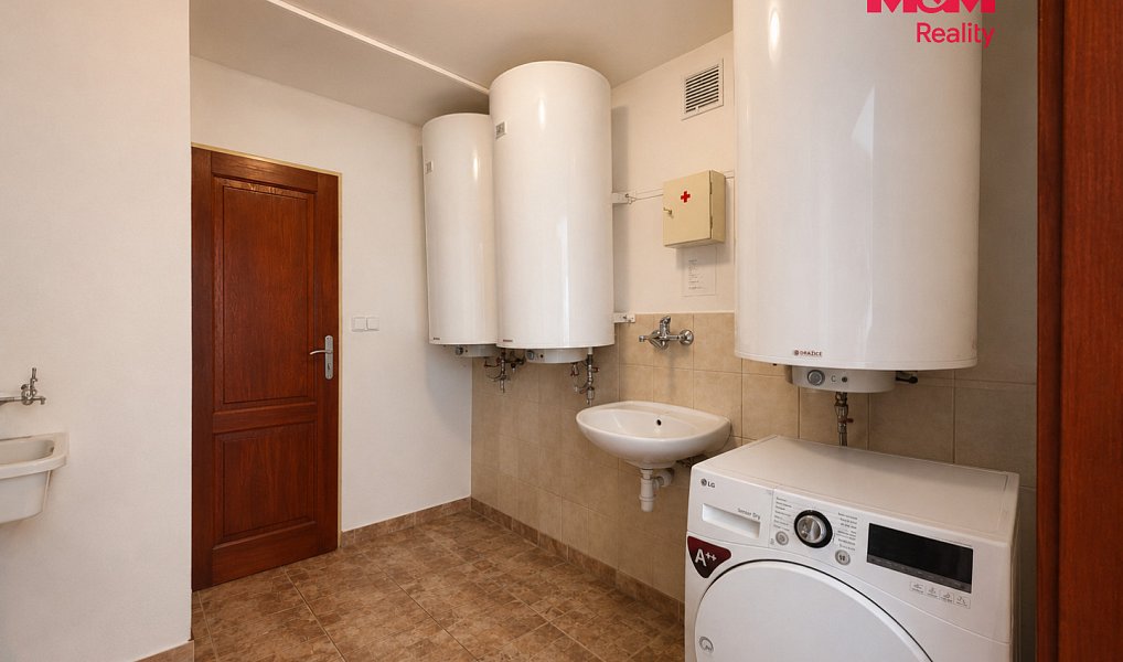 Prodej ubytovacího objektu 272 m², Nová Pec – náhled fotky 30