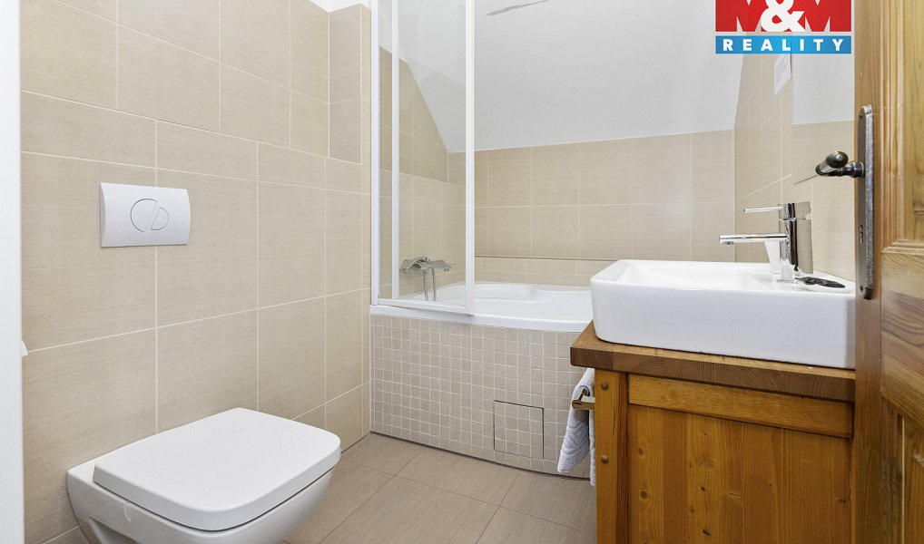Prodej ubytovacího objektu 1 100 m², Dobruška – náhled fotky 16