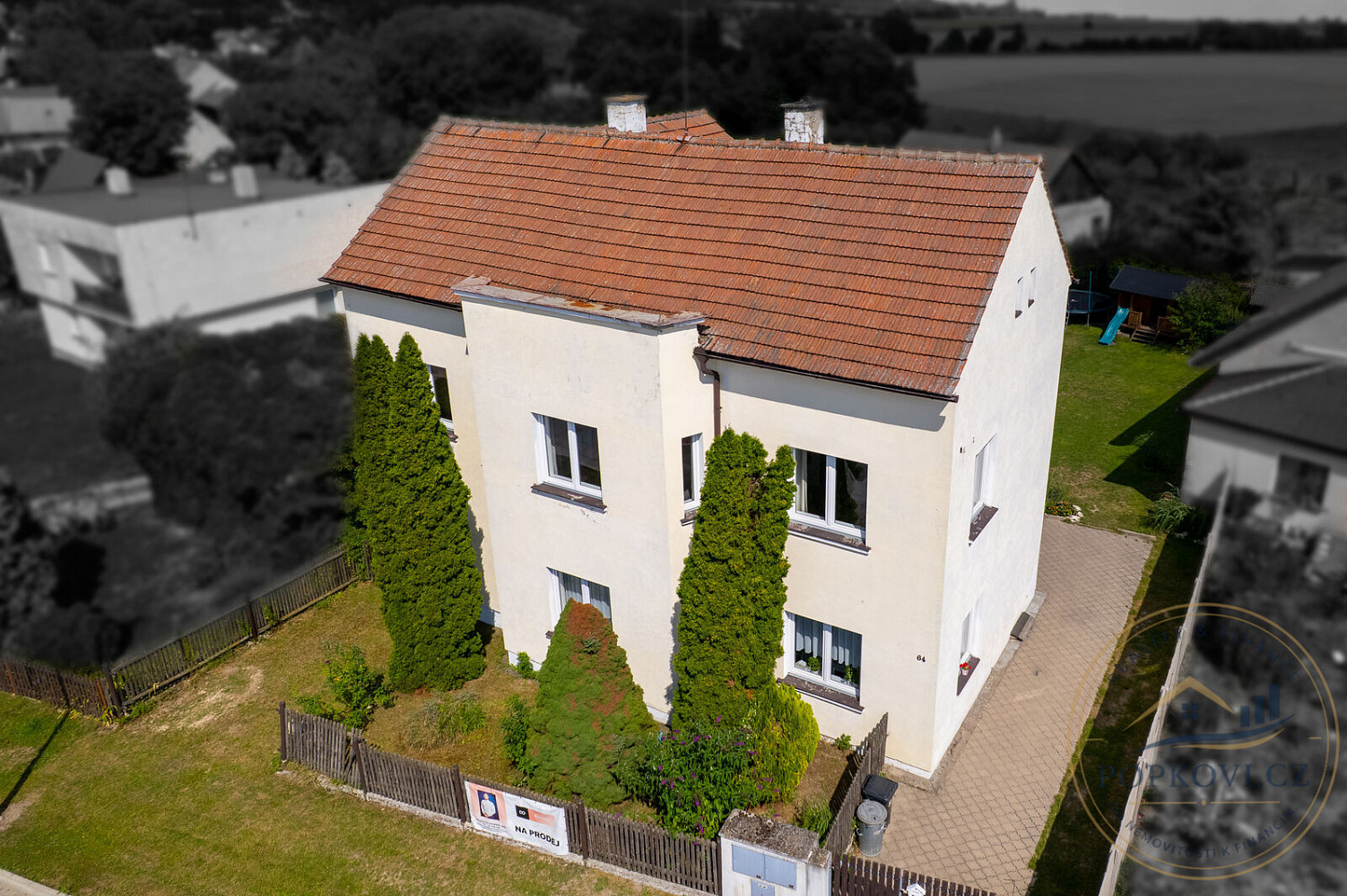 Prodej domu 256 m² s pozemkem 684 m² – fotografie 2