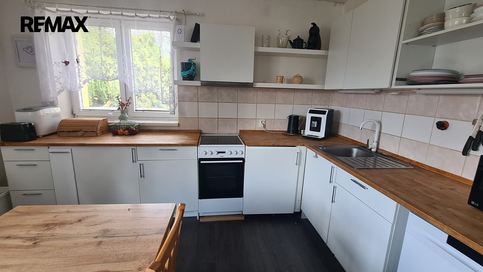 Prodej domu 140 m² s pozemkem 1 155 m² – pohled 2