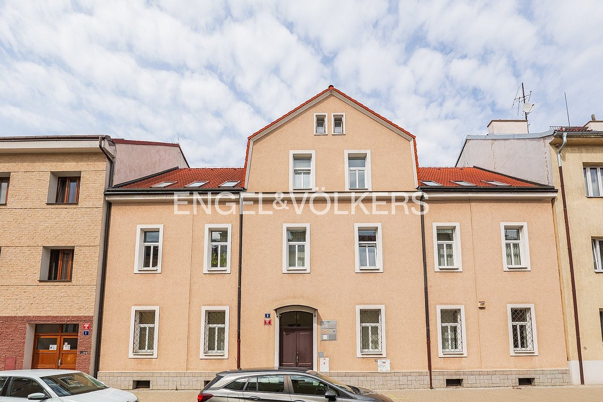 Pronájem kanceláře 115 m²