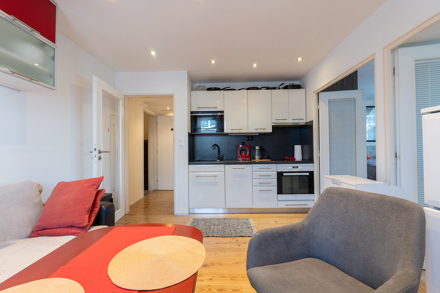 Pronájem bytu 3+kk 42 m² — photo 2