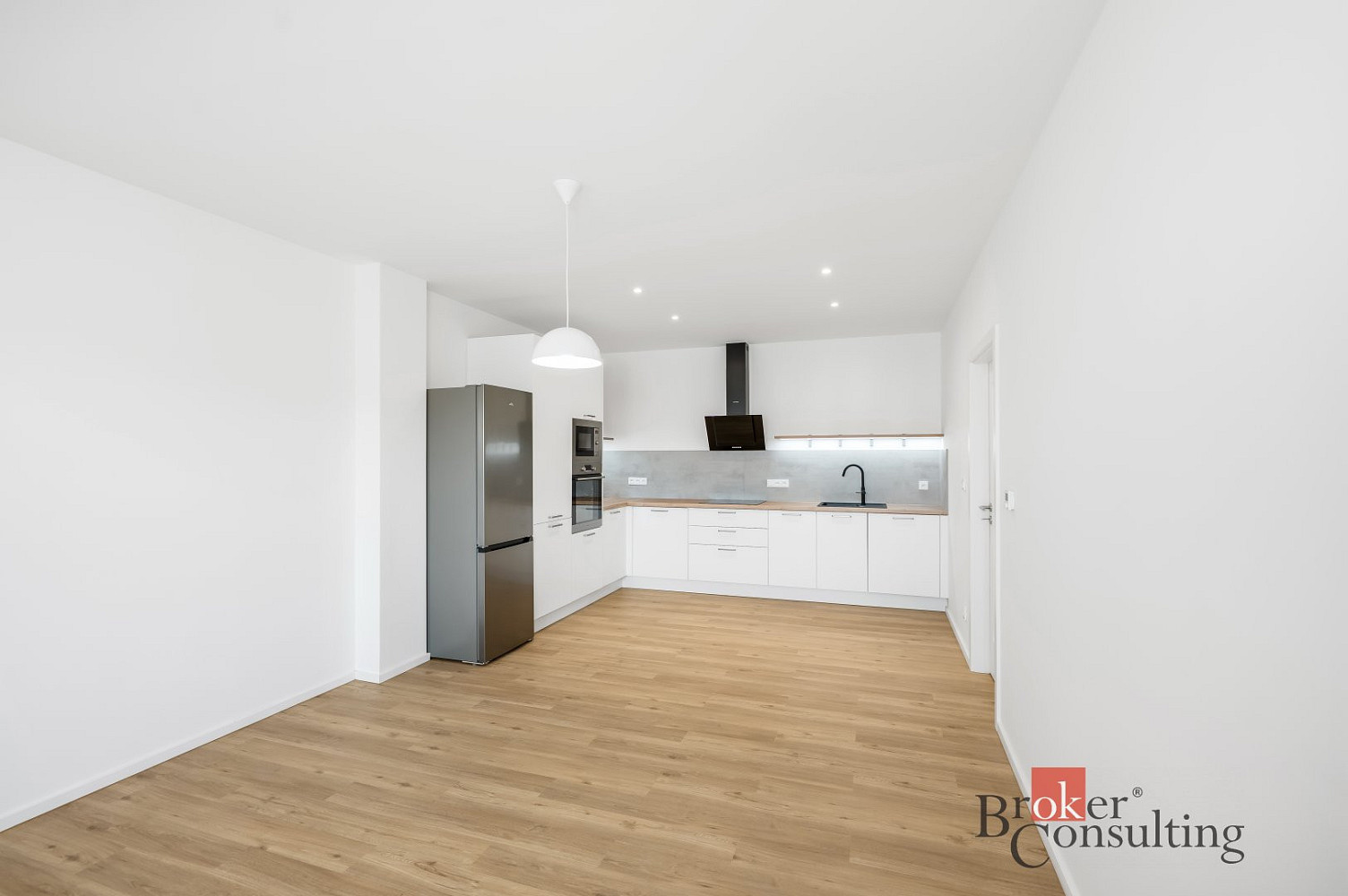 Pronájem bytu 3+kk 78 m² – fotografie 2