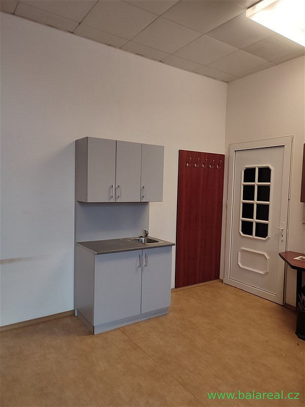 Pronájem komerčního objektu (jiného typu) 36 m² — photo 4