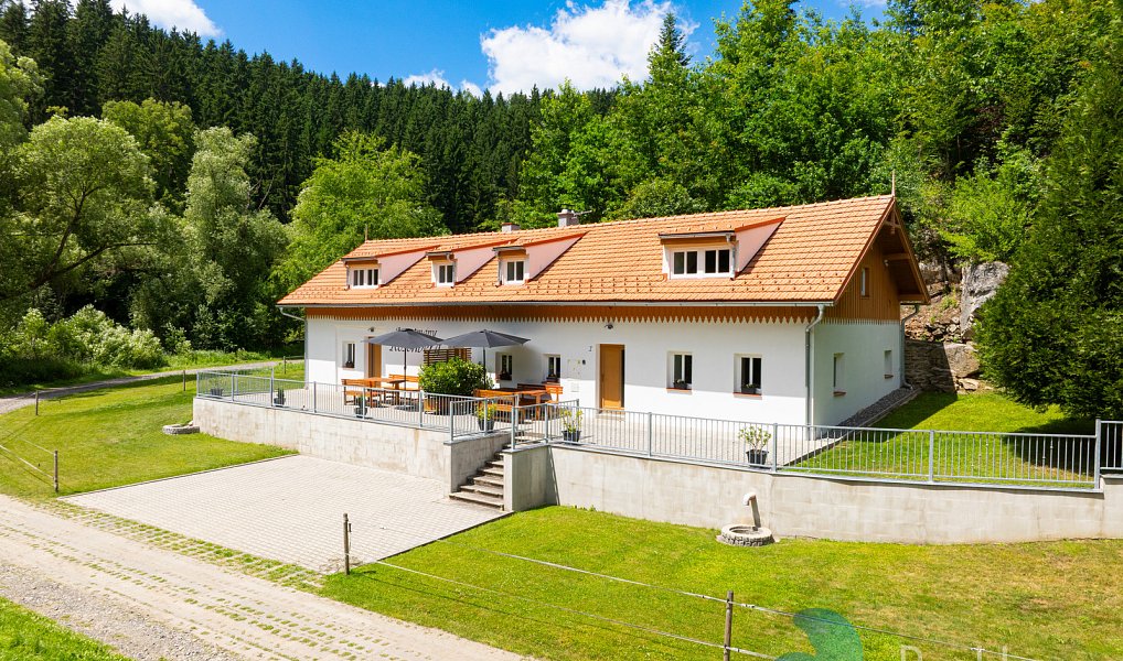 Prodej domu 302 m² s pozemkem 926 m², Rožmberk nad Vltavou – náhled fotky 25