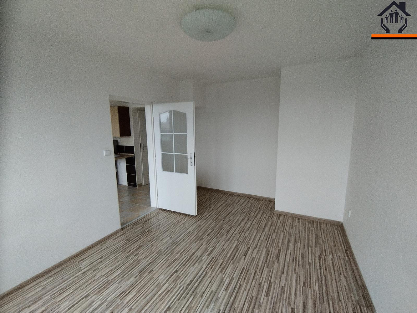 Pronájem bytu 1+1 35 m² – fotografie 3